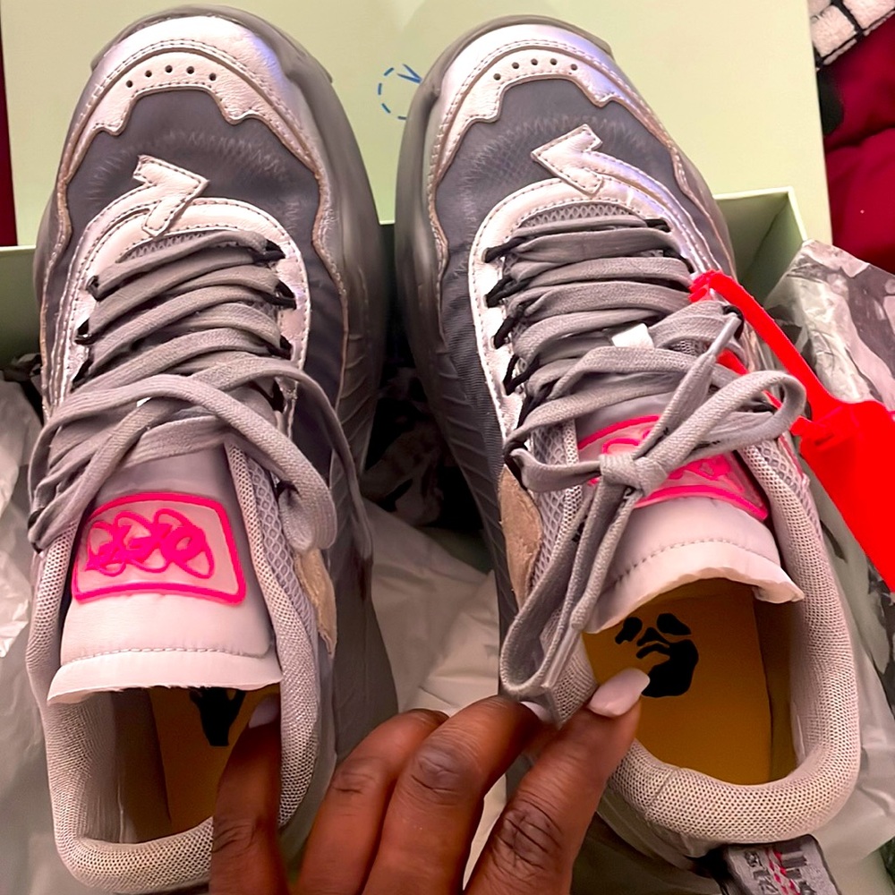 Off white Sneakers
